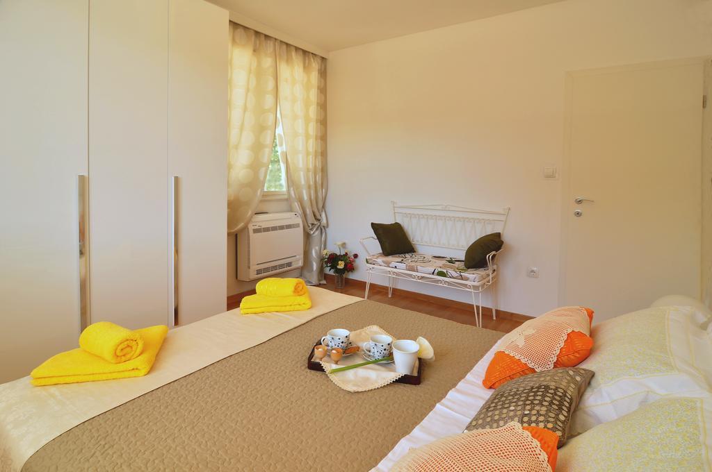 Barbara Apartment Split